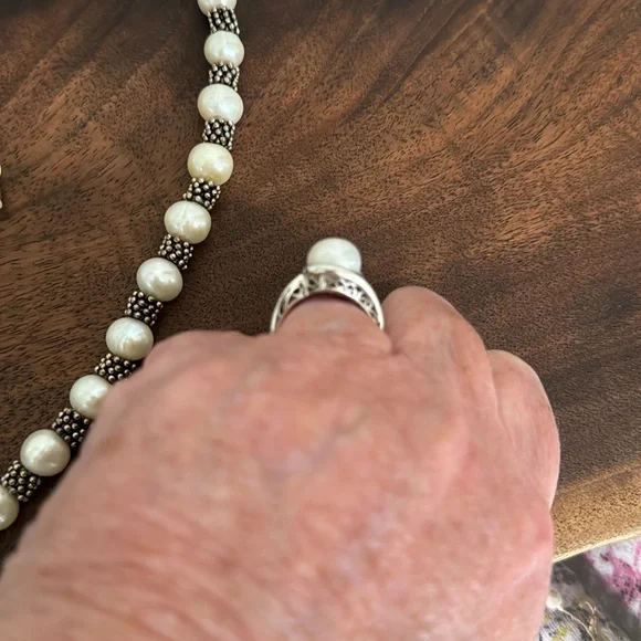 Sterling Silver Cultured pearl jewelry set (necklace, bracelet, ring, earrings) - Picture 5 of 7